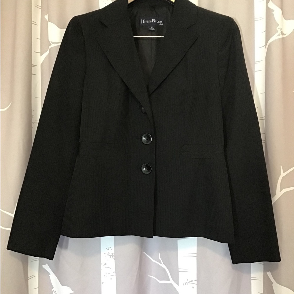 Pantsuit - Picture 2 of 9